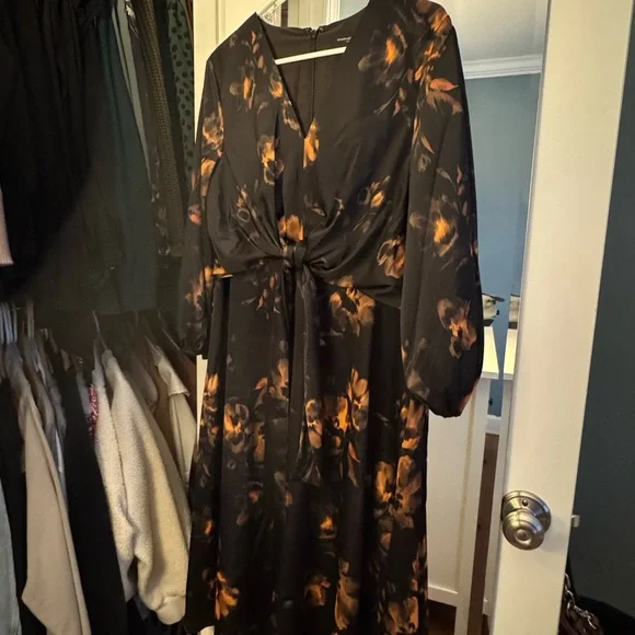 Size 12 Petite Banana Republic Factory Midi Dress - Picture 4 of 4